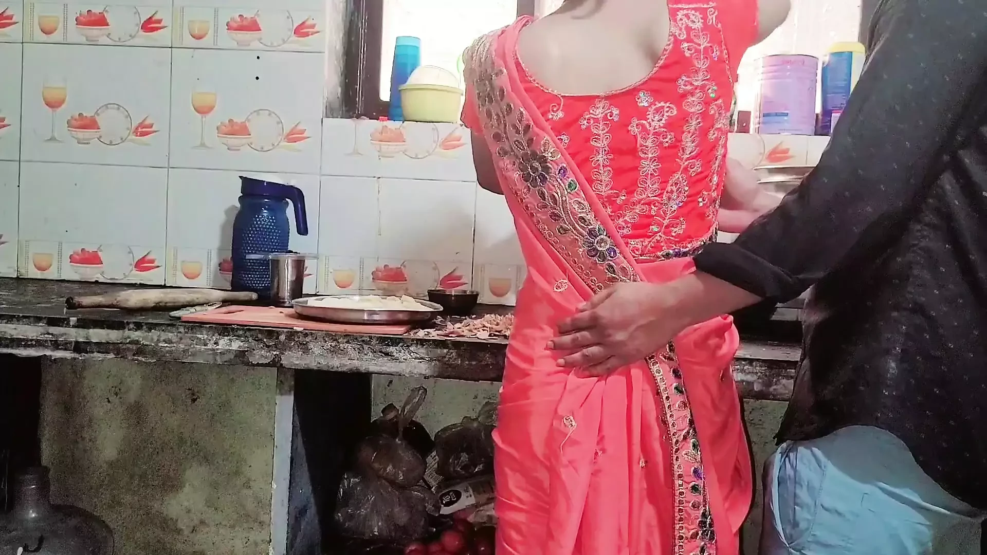 Kitchen me kam karate Samy bhabhi ko sahab ne chod diya hard fucking