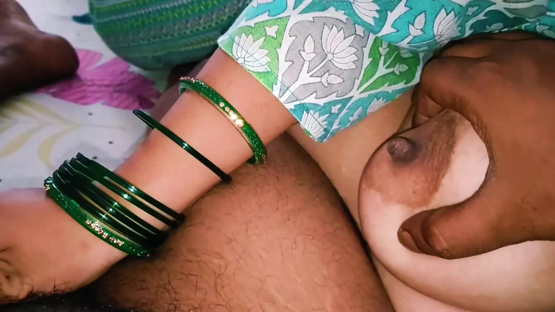 Jhony jhony yes, eating pussy ?