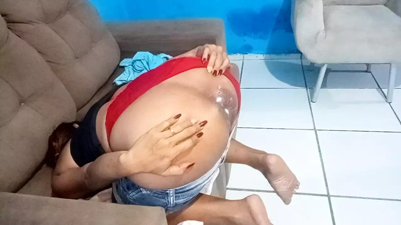 Delicious brunette’s perky asshole, cuckold can’t know