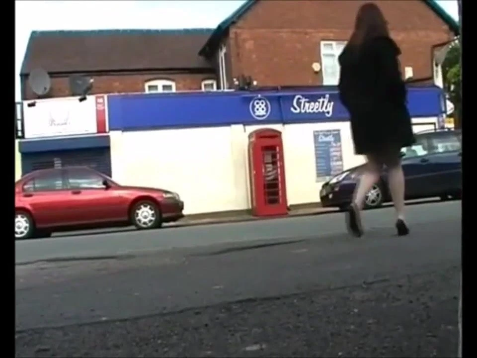 British Slut Exposes Herself In Public
